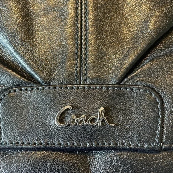 Coach Ashley Large Flap Wristlet Clutch Black like new! - Picture 4 of 8